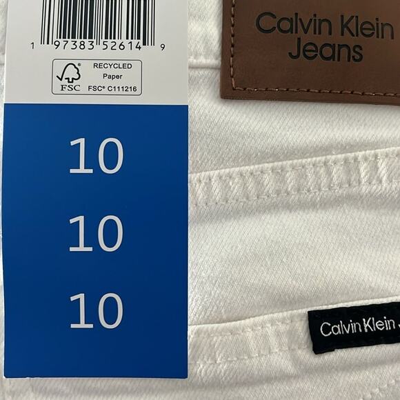 Calvin Klein Jeans Ladies' Denim White Short SIze 10 - Picture 3 of 3